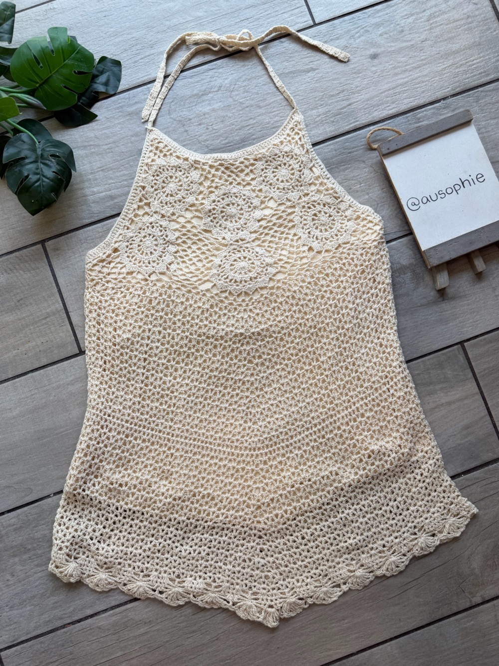 NY&Co 7th Ave Design Studio Beige Crochet V Hem Built in Bra Halter Tank Top M
